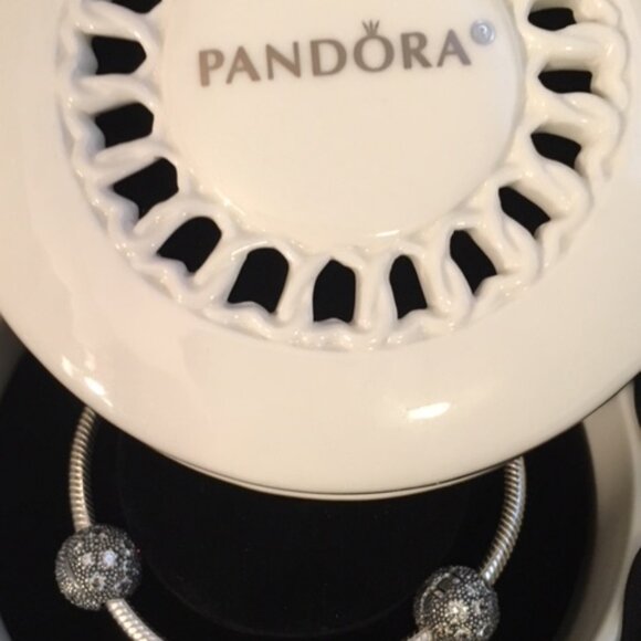 Collectable Pandora gift set - Picture 2 of 2